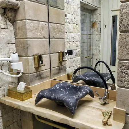 Arunda Luxury Boutique Hotel