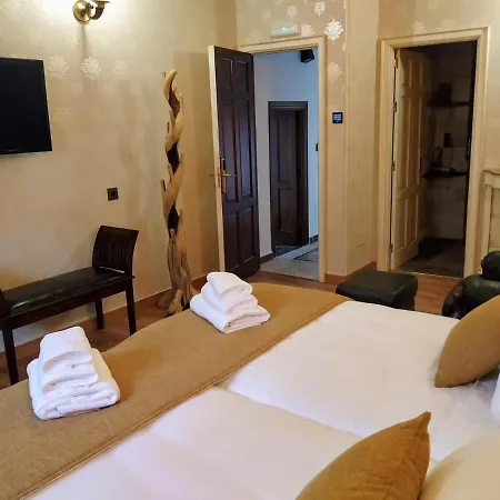 Arunda Luxury Boutique Hotel *