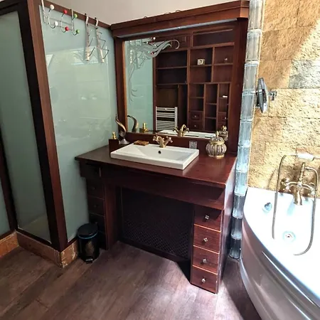 Arunda Luxury Boutique Guest house